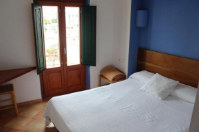  Hostal Cristina  Кадакес